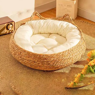 panier osier chat coussin blanc 